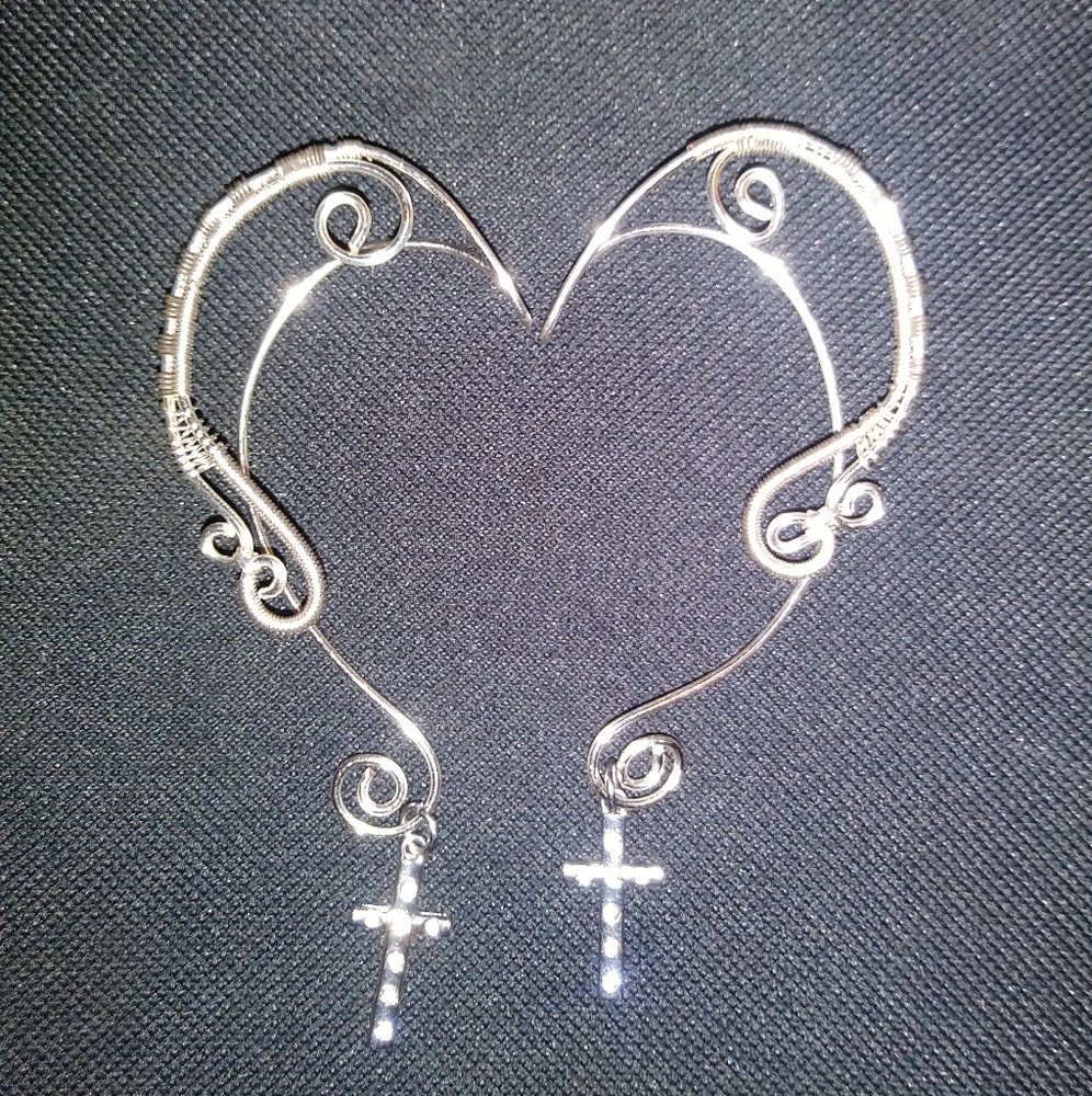 Wire wrapped earcuff. No piercing required.